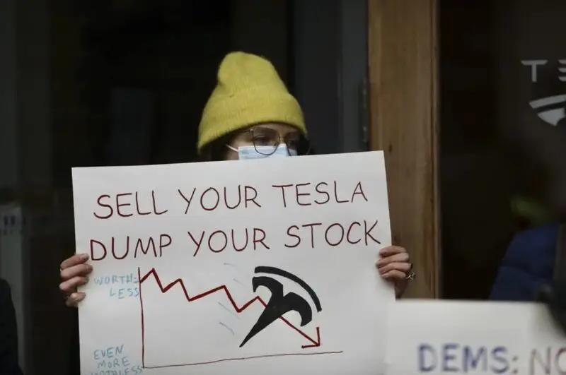 anti-musk protester