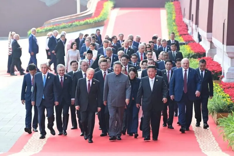 Chinese President Xi Jinping with international leaders at diplomatic summit