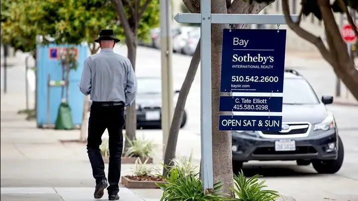 Real estate for sale sign Bilt mortgage rewards