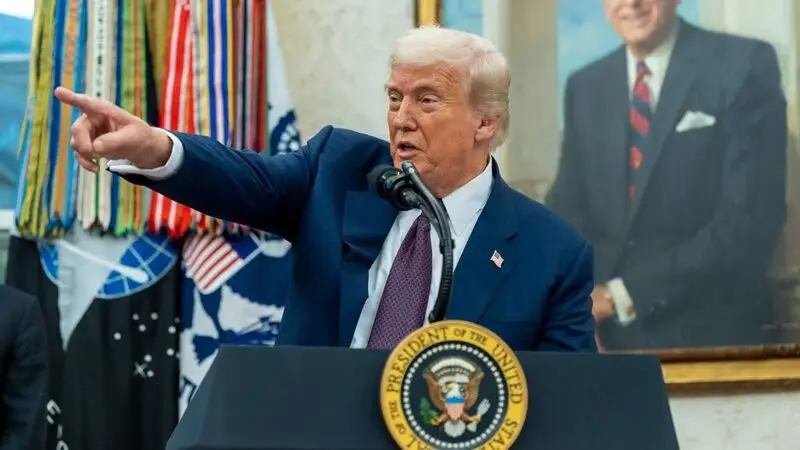 trump white house podium