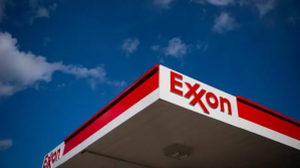 Exxon (XOM) Outperforms the Market Monday as Q3 Report Nears