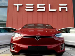 Tesla Stock in Trouble? JPMorgan Says Profits May Vanish in 2025