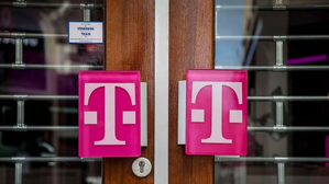T-Mobile Faces Rep Exodus After SpaceX Spectrum Deal