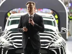 Tesla (TSLA) Gets $490 Price Revision: $500 Before 2025 Ends?