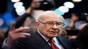 Warren Buffett Sends Farewell Letter, Highlights America's Strength