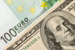 Currency Today: Euro Stabilizes, US Dollar Volatile, Rupee Plunges