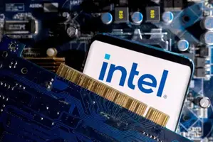 Intel (INTC) Finally Beats $40 After Reported Apple AI Chip Deal