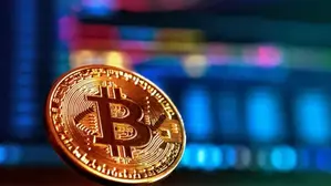Volatility Sends Bitcoin Price Crashing: Analyst Sees $62K or $200K