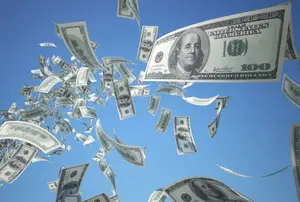 Six Months Down The Line: Is It Safe To Invest In The US Dollar?