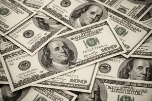 US Dollar Share Falls to 46%, Lowest in Over Two Decades