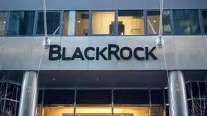 BlackRock Worries About Bitcoin After AI Stocks Outperform BTC in 2026