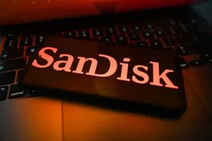 Wells Fargo Drastically Lowers SanDisk Stock Price Target (SNDK)