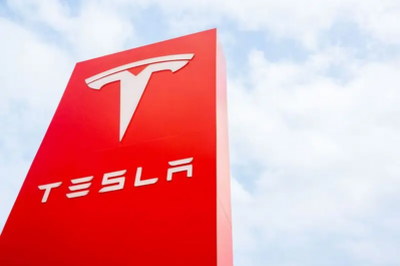 Tesla Falls on 3rd Straight Day: Is TSLA Stock Still a Buy for 2025?