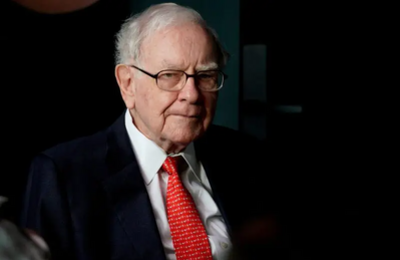 Warren Buffett Warns of 'Hair Curler' Crash Despite $347B Cash