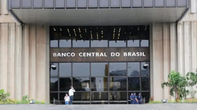 Brazil Central Bank Warns De-Dollarization Still Far Off