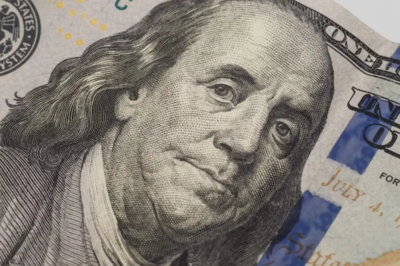 BRICS: Standard Chartered, Deutsche Bank Predict US Dollar's Future
