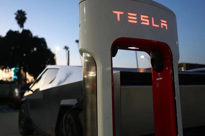 Tesla (TSLA): Goldman Sachs Lowers Price Target Amid Stock Fall