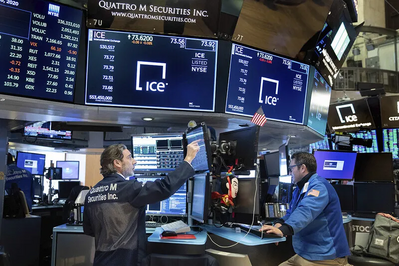 Adobe (ADBE) Stock Skids Amid Investors' AI Worries