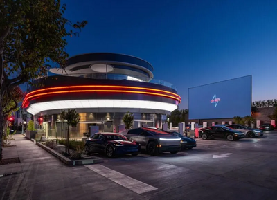 TSLA Eyes $500 as Diner Boosts Revenue Hopes
