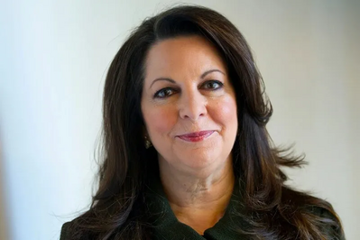 Denied Applebee's CEO Role, Woman Buys the Company & Fires Boss